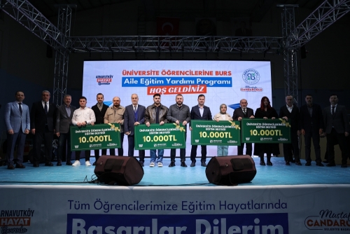 Arnavutköy Belediyesi, Aile Eğitim Yardımı programı kapsamında 3 bin üniversite