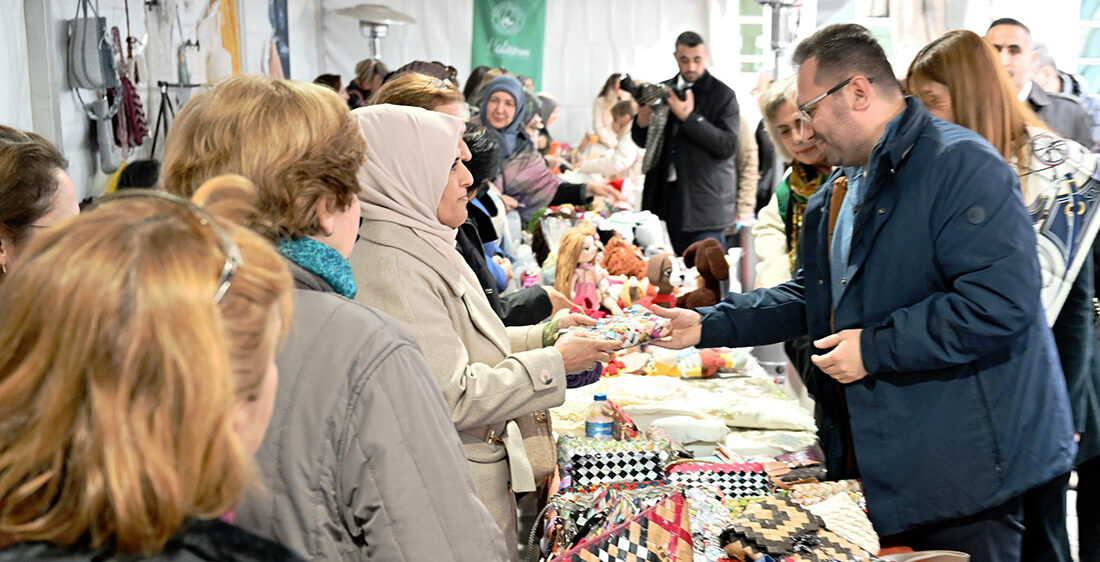 Birbirinden renkli yeni yıl hediyelerinden çeyiz ürünlerine çok sayıda el