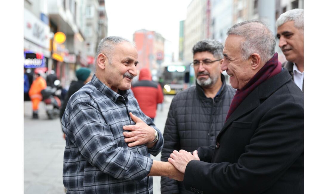 Sultangazi Belediye Başkanı Abdurrahman Dursun, esnaf ziyaretlerini aralıksız sürdürüyor.