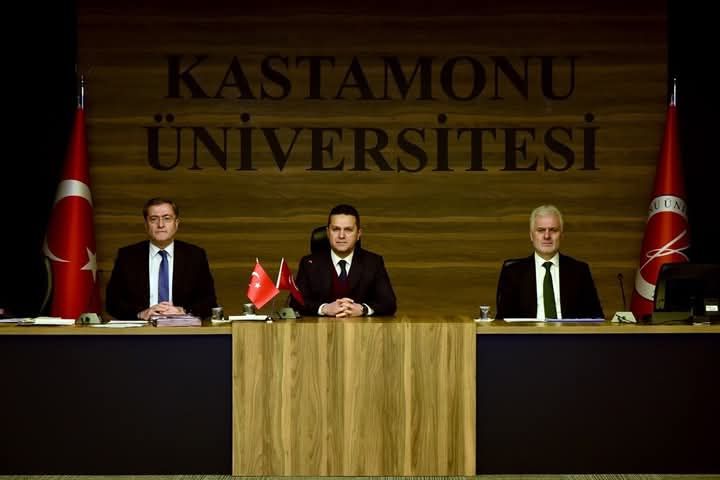 Kastamonu Üniversitesi Rektörü Ahmet Hamdi Topal, eğitimde mükemmeliyet anlayışı sağlanmalı!
