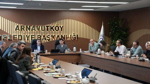 Kalıcı çözümler üretmek amacıyla Arnavutköy Belediyesi’nde kritik bir toplantı düzenlendi.