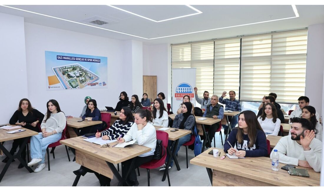 Sultangazi Belediyesi’nin sanatla iç içe olmak isteyen gençler için hayata