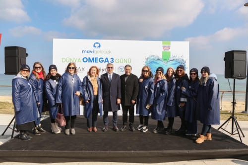 Arnavutköy Belediyesi Dünya Omega-3 Günü’nde Karaburun Sahili’nde bir etkinlik düzenledi.