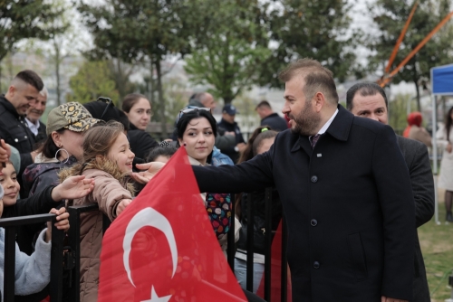 Başkan Mustafa Candaroğlu’nun katılımıyla gerçekleşen programda, çocuklara yönelik gösteriler gerçekleştirildi.