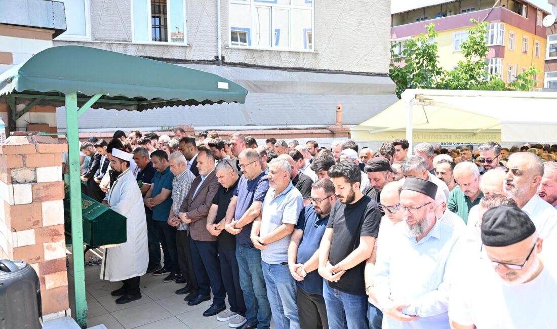 Başkanlar Eray Karadeniz ve Fatih Aydemir’in cenaze namazını kıldığı Yeşim