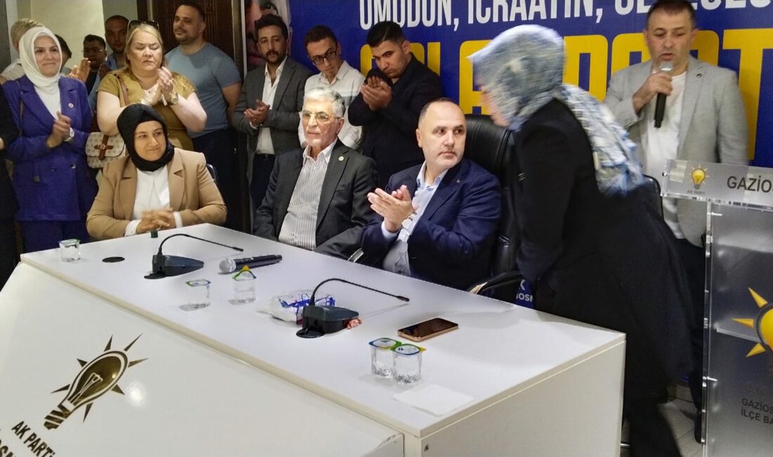 AK Parti Gaziosmanpaşa İlçe Başkanlığında Kurban Bayramı dolayısıyla gerçekleştirilen bayramlaşma