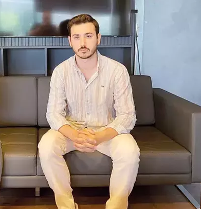 İbrahim Aktan, Mimarlık öğrencisiyim.