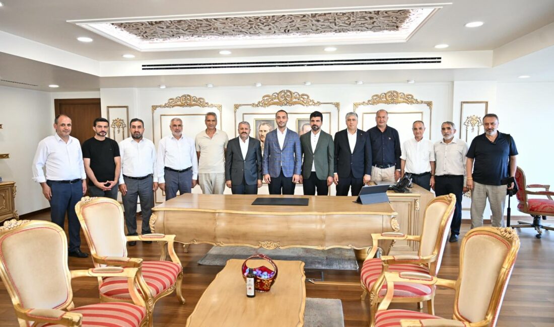 Adıyaman Dernekleri Federasyonun Başkanı  Hüseyin Sevinçtekin ve beraberindeki heyet,