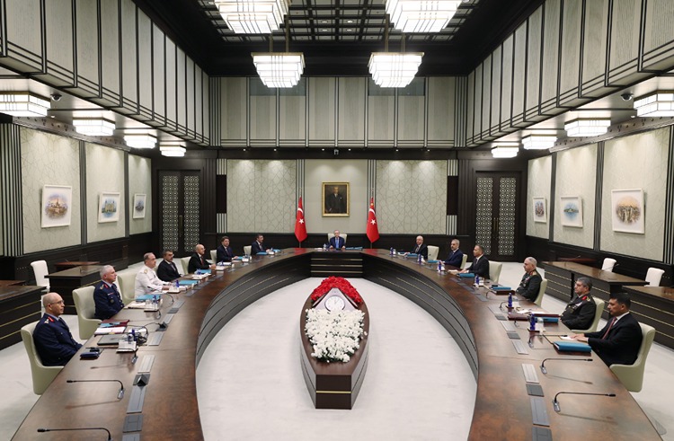 Genelkurmay Başkanlığına Kara Kuvvetleri Komutanı Orgeneral Selçuk Bayraktaroğlu atandı.