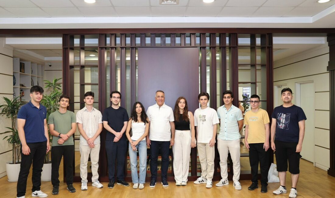 Sultangazi Belediyesi Eğitime Destek Akademisi SEDA ile üniversiteye hazırlanan ve