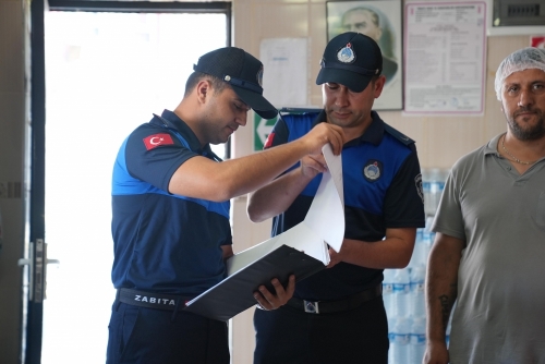Arnavutköy Belediyesi, öğrencilerin güvenli ve sağlıklı alışveriş yapabilmesi için okul