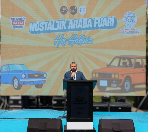 Arnavutköy Belediyesi’nin ev sahipliğinde düzenlenen Nostaljik Araba Fuarı, Arnavutköy Şehir