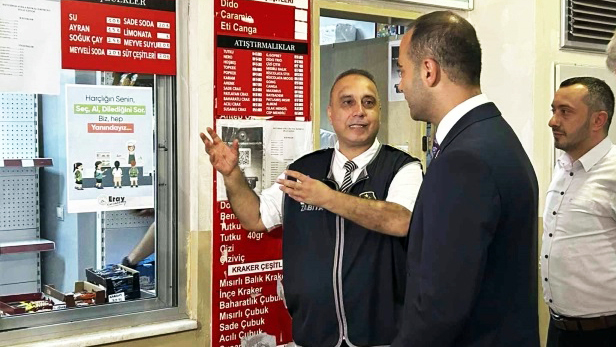 Gaziosmanpaşa Belediyesi Zabıta Müdürlüğü ekipleri, ilçede bulunan 71 okul kantinini