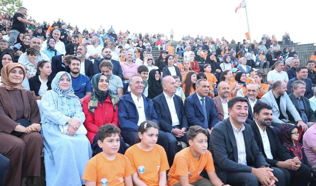 7-18 yaş aralığındaki gençlere 20 ayrı branşta eğitim veren Sultangazi