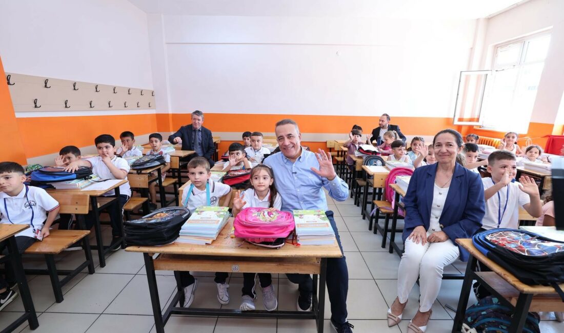 Sultangazi Belediyesi’nden 1. Sınıf Öğrencilerine Büyük Destek! 15 Bin Öğrenciye