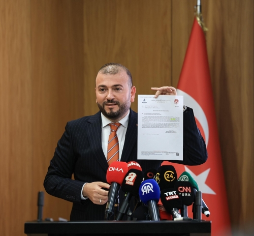 Arnavutköy Belediye Başkanı Mustafa Candaroğlu, CHP Genel Başkanı Özgür Özel’in