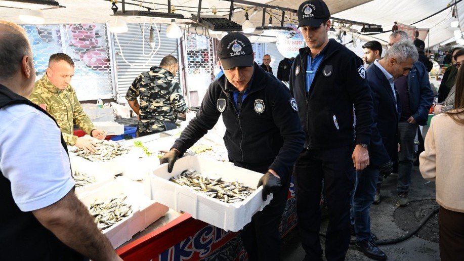 Gaziosmanpaşa Belediyesi Zabıta Müdürlüğü ekipleri, halkın sağlıklı ve güvenli gıdaya