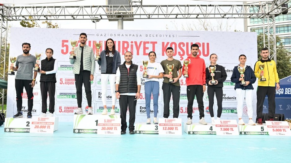 Cumhuriyet’in 102’nci yılı onuruna Gaziosmanpaşa Belediyesi tarafından düzenlenen 5. Cumhuriyet