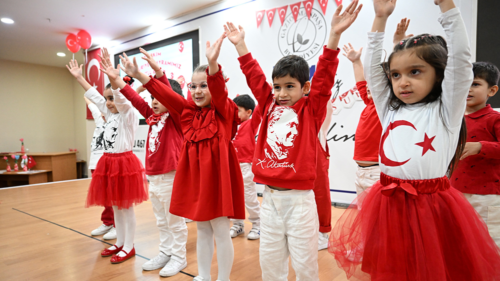 Gaziosmanpaşa Belediyesi Çocuk Etkinlik Merkezi tarafından hazırlanan Cumhuriyet Bayramı kutlama