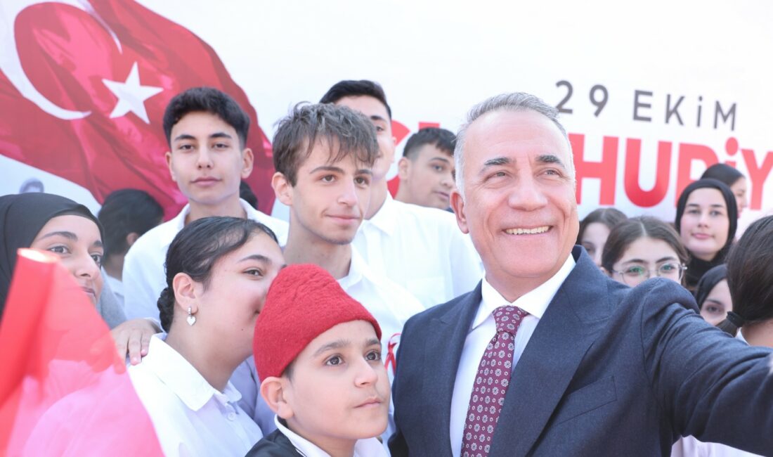 Sultangazi Belediye Başkanı Abdurrahman Dursun "Cumhuriyetimizin 102. yılına ulaşmanın haklı