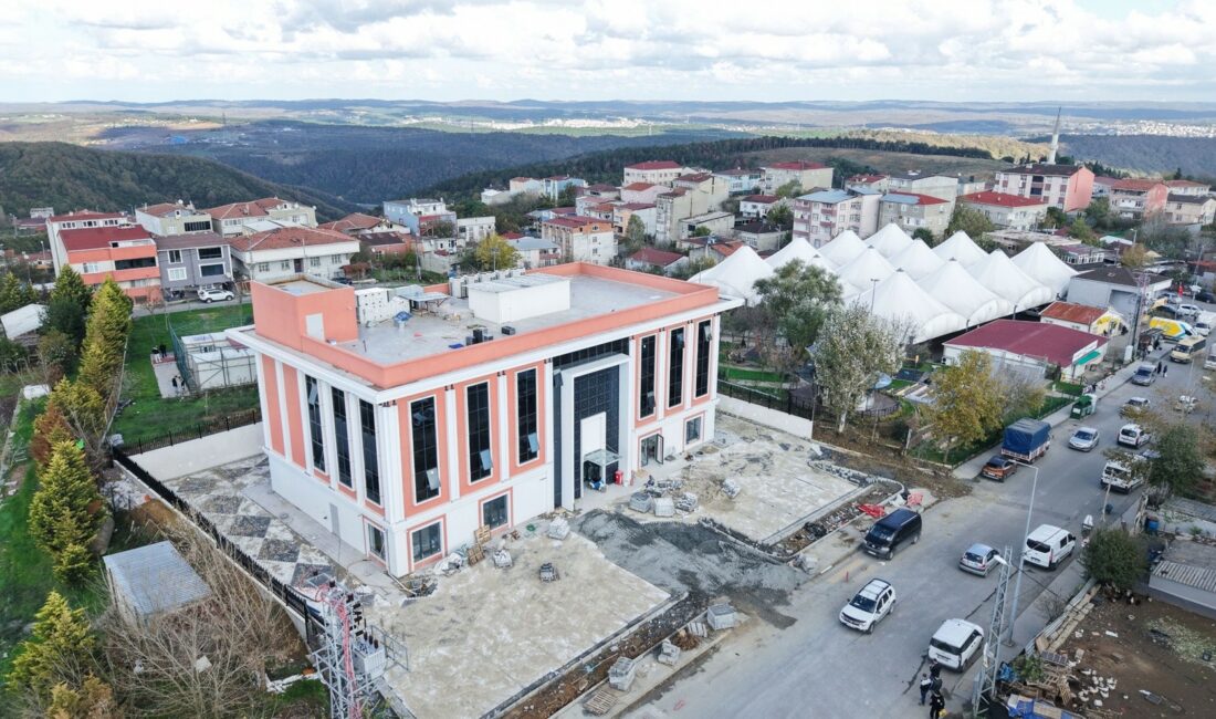 İlçe sakinlerinin keyifli zaman geçirdikleri gençlik merkezlerine her geçen gün