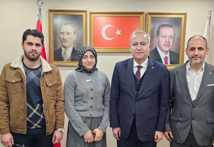 Mevlana başkanı Yusuf Polat ve beraberindeki heyet başkan İsmail Ergüneş’e