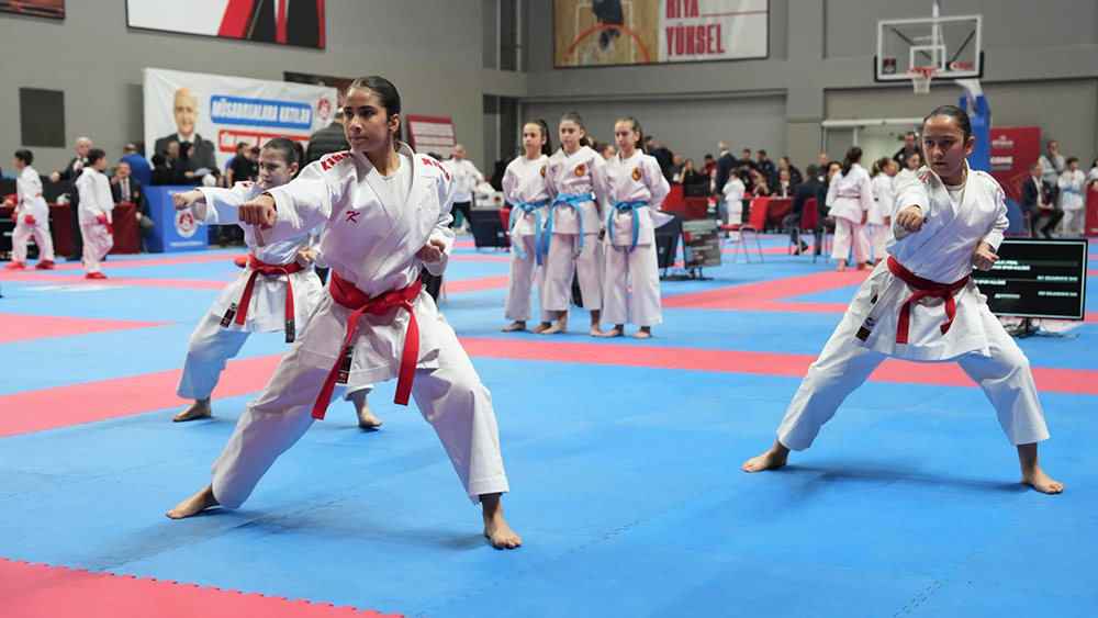 ULUSLARARASI KARATE TURNUVASI’NDA GAZİOSMANPAŞA RÜZGARI ESTİ Gaziosmanpaşa Belediyesi Spor Kulübü sporcuları, dünya çapında karatecileri bir araya