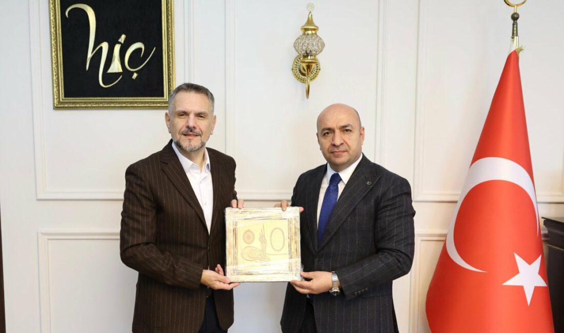 Bayrampaşa Belediye Başkanı İbrahim Akın, Bayrampaşa Kaymakamı Abdullah Çiftçi’ye iadeiziyarette