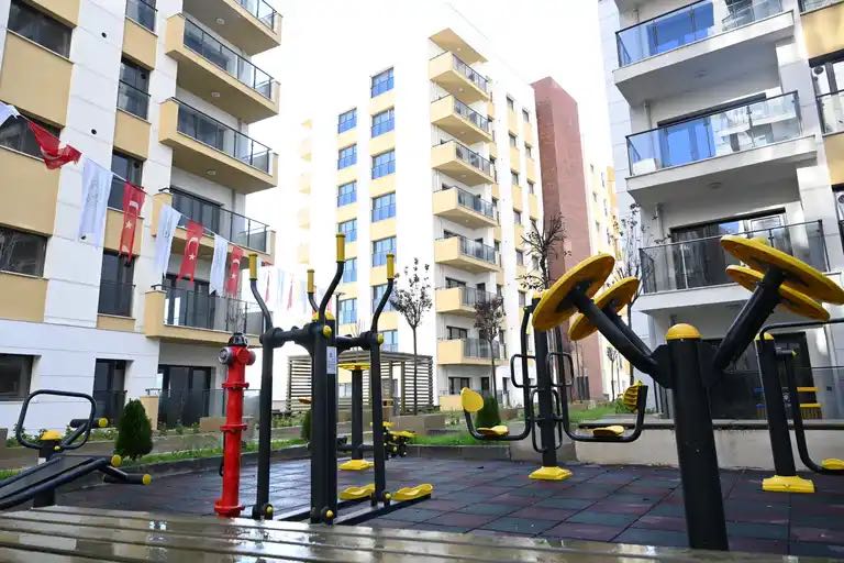 Gaziosmanpaşa’da yapımı tamamlanan Yeni Mahalle Evleri Kentsel Dönüşüm Projesi'nde hak