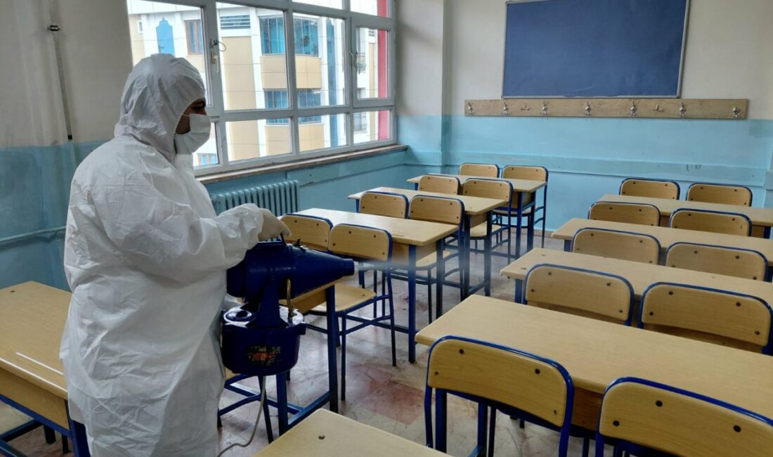 Bayrampaşa Belediyesi, yarıyıl tatilini fırsata çevirdi; ilçedeki 47 okulda bulunan
