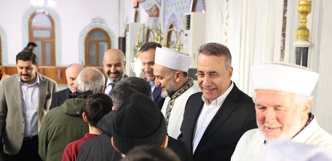 Sultangazi Belediye Başkanı Abdurrahman Dursun” Mübarek Ramazan ayının İslam alemine,