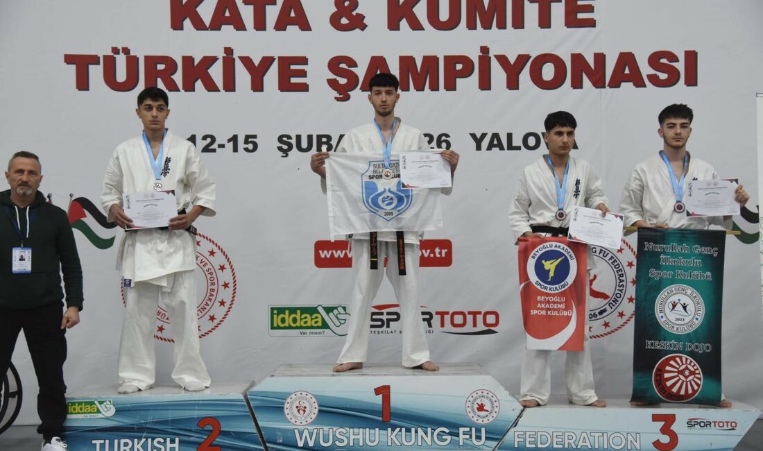 Yalova’da gerçekleştirilen 2026 Budokaido Kata Kumite Türkiye Şampiyonası’na katılan Sultangazili