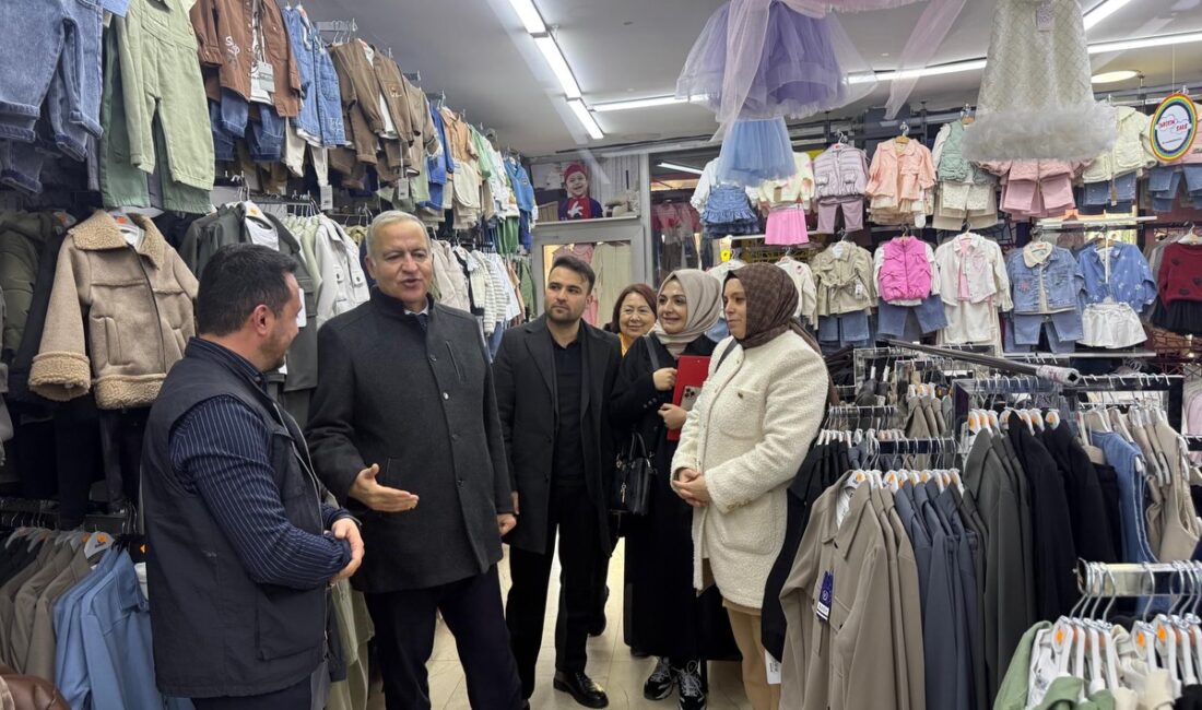 Başkanlar Eray Karadeniz ve İsmail Ergüneş, Mevlana’da Ramazan Pidesi İkram