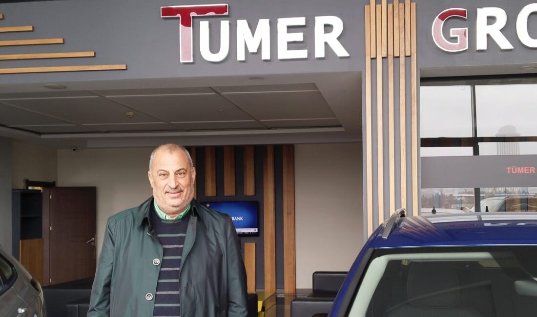 Kanaat Önderi, İş insanı ve Aşiret Lideri Muhittin Uçar, müdür kendisini Kıralı Faruk sanıyor Kanaat Önderi, İş insanı ve Aşiret Lideri Muhittin Uçar “