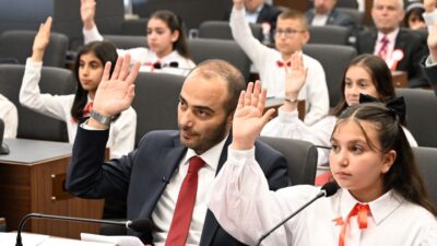 23 Nisan coşkusu, çocukların dünyaya verdiği anlamlı mesajlarla hafızalarda yer