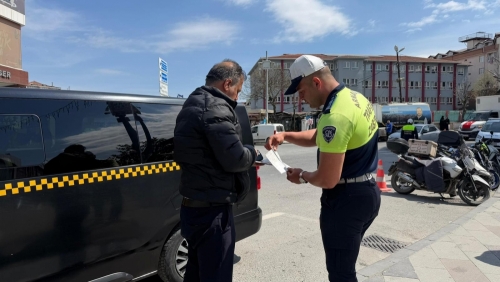 Arnavutköy Belediyesi zabıta ekipleri, vatandaşların güvenli, düzenli ve mevzuata uygun