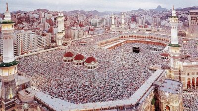 Harem-i Şerif, Mekke'de Kâbe-i Muazzama'yı çevreleyen, içinde tavaf alanını (metaf) ve