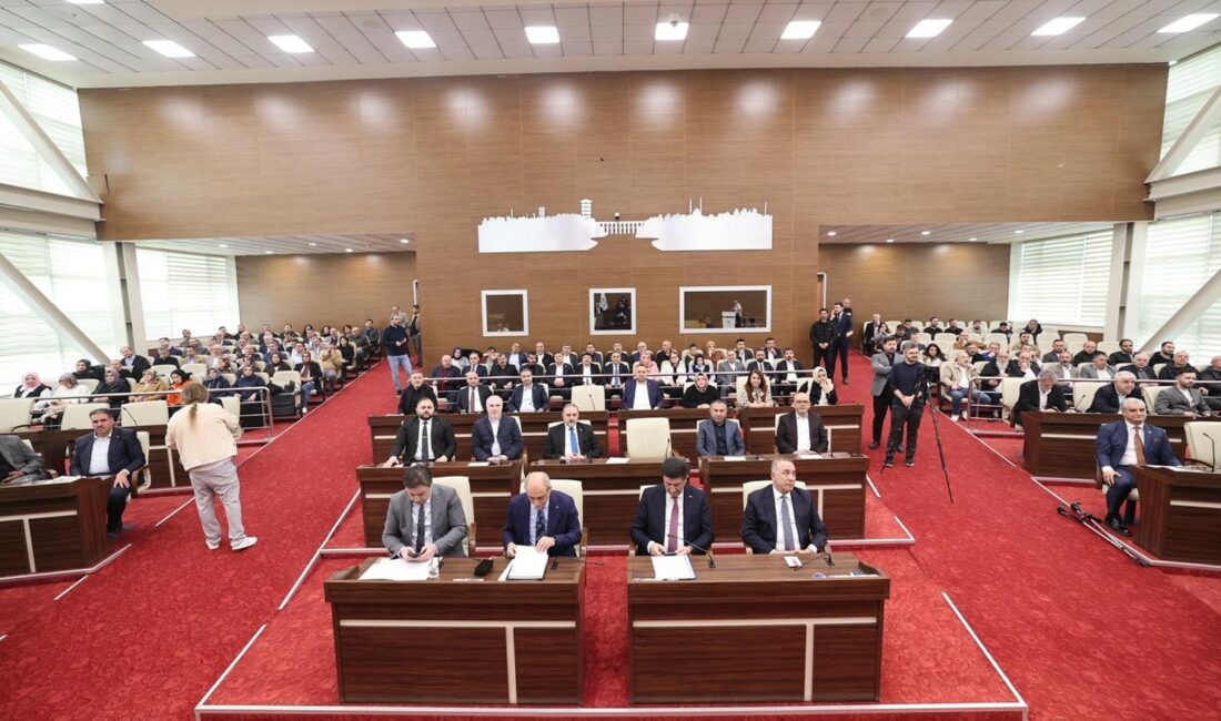 Sultangazi Belediyesi'nin 2025 yılı faaliyet raporu, meclis onayından geçti.