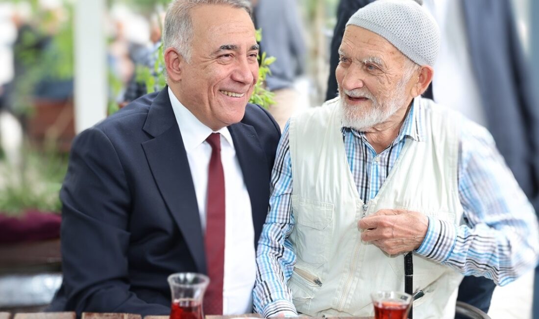 Başkan Abdurrahman Dursun, Kurban Bayramımız Mübarek Olsun Sultangazi Belediye Başkanı Abdurrahman Dursun "Bir bayrama daha ulaşmanın huzur
