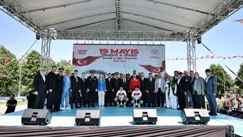 Arnavutköy’de 19 Mayıs Coşkusu Sokaklara Taştı Arnavutköy’de 19 Mayıs Atatürk’ü Anma, Gençlik ve Spor Bayramı kapsamında