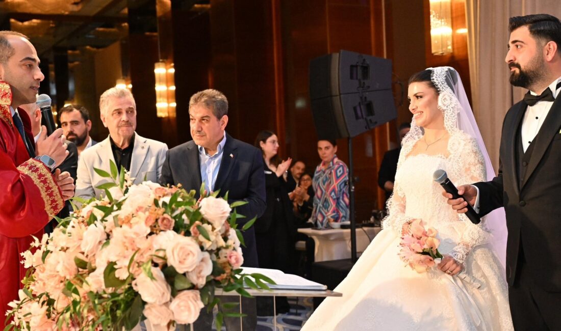 İrem Dökmetaş ile Burak Sezer’in nikah akdi seçkin davetlilerin katılımıyla