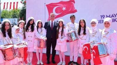 19 Mayıs Gençlik ve Spor Bayramı’nı kutlayan Sultangazi Belediye Başkanı