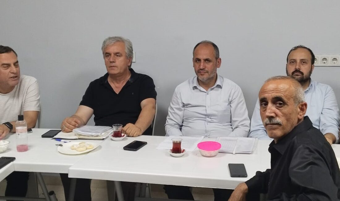 Başkan Yusuf Polat, siyasi partileri başarıya taşıyan; vizyoner lider Başkan Yusuf Polat “Liderler vizyonu belirleyip kitleleri harekete geçirirken, profesyonel