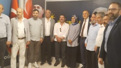 Gaziosmanpaşa İyi Parti ilçe başkanı Harun Çapur, ilçe merkezinde basın