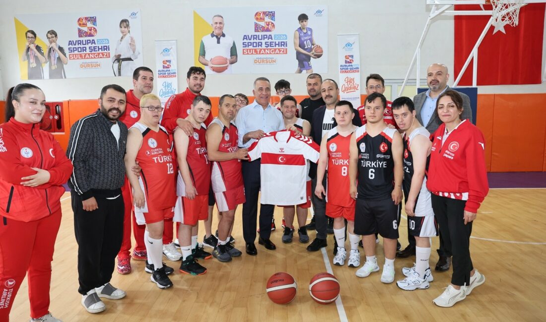 Başkan Dursun Down Sendromlu Basketbol Milli Takımımızla Bir Arada 2026 Avrupa Spor Şehri Sultangazi Belediye Başkanı Abdurrahman Dursun, Down