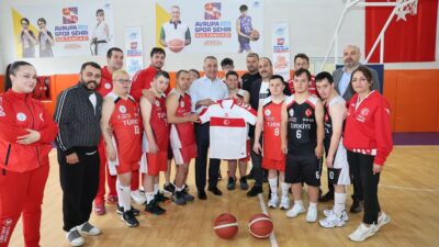Başkan Dursun Down Sendromlu Basketbol Milli Takımımızla Bir Arada 2026 Avrupa Spor Şehri Sultangazi Belediye Başkanı Abdurrahman Dursun, Down