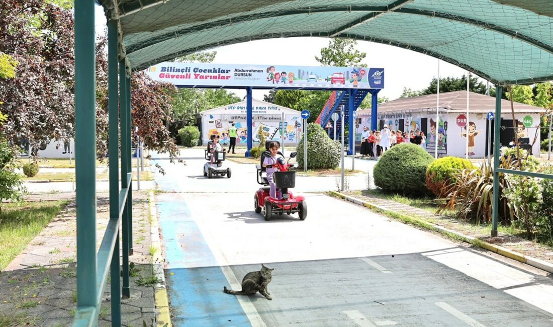 Sultangazi Belediyesi’nin çocukları bilinçlendirmek için hayata geçirdiği "Deprem Eğitim Parkı”