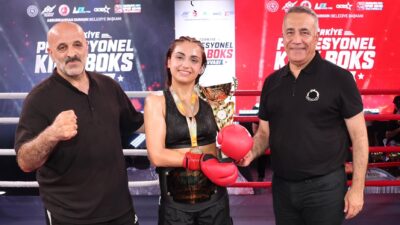 Sultangazi Belediyesi'nin ev sahipliğinde düzenlenen Türkiye Profesyonel Kick Boks Turnuvası,