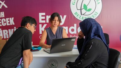 Gaziosmanpaşa Belediyesi, üniversite tercih döneminde de gençlerin yanında olmayı sürdürüyor.