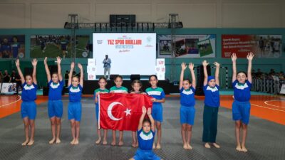 Arnavutköy’de 10 Bin Genç Sporla Dolu Bir Yaz Geçirdi Arnavutköy Belediyesi’nin çocuk ve gençlere yönelik düzenlediği Yaz Spor Okulları,